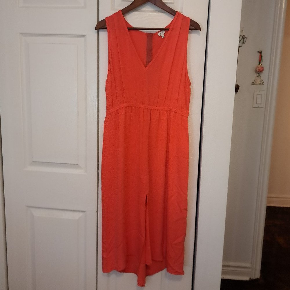 Aritzia Babaton Sleeveless V- neck Silk Dress Size: Large Colour: Coral - Picture 6 of 8